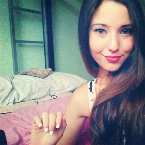 Angie Varona (@AngieVarona) .